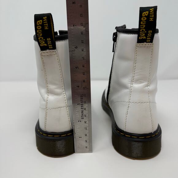 Dr Marten Boots Women's Size 6 White Eight Eye 1460 Combat Boots Preppy Moto - Picture 4 of 13